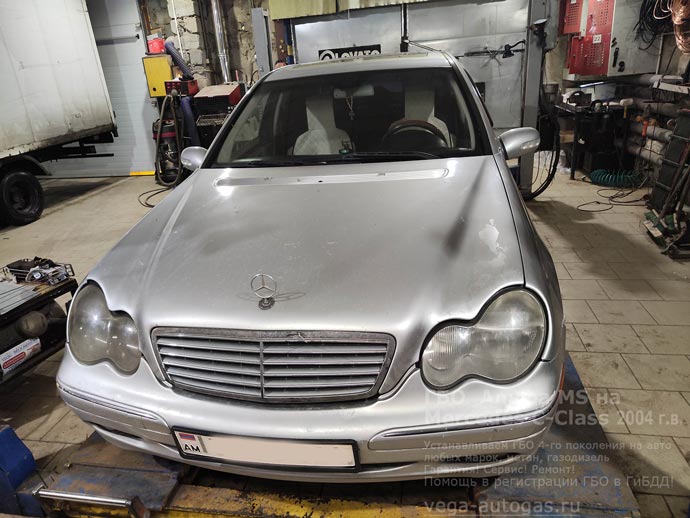 установка ГБО Альфа М/S на Мерседес С-класс C240 2004 г.в., 170 л.с., с пробегом 399 509 км., миниВЗУ в лючке бензобака, тороидальный баллон 63 литра в багажнике, в нише для запасного колеса, Нижний Новгород, Дзержинск