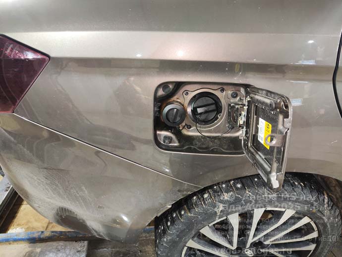 заправочное устройство, установка Альфа МS на Ладу Аура, 2025 г.в., 1.8 л., 122 л.с., пробег: 7 226 км., тороидальный баллон 54 литра в багажнике, в нише запасного колеса, ВЗУ в лючке бензобака, Нижний Новгород, Дзержинск